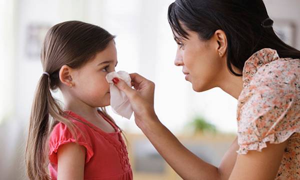 Sangue dal naso: ecco i motivi e i rimedi